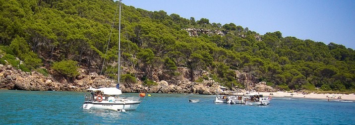 navegando en velero a Menorca desde Bcn