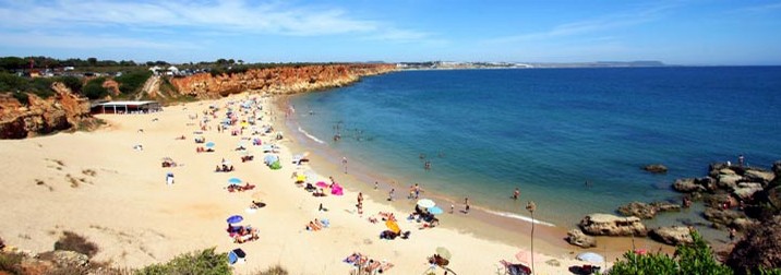 Agosto en las Playas de Cádiz: Sol, Playa y Chiringuitos