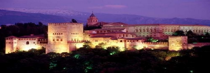 Puente Noviembre: Granada, conoce la Alhambra de noche