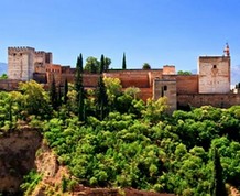 Puente Noviembre: Granada, conoce la Alhambra de noche