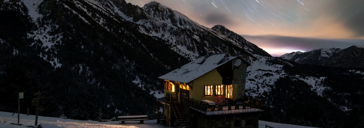 Nieve y raquetas en refugio exclusivo