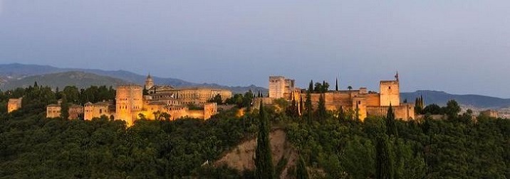 Puente de Noviembre: El embrujo de Granada