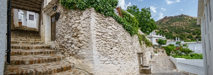 Puente en La Alpujarra y Fiesta de las Cruces de Granada