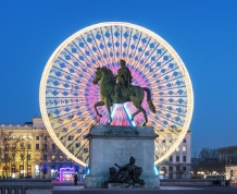 Puente diciembre: Vive la magia del Festival de las Luces de Lyon