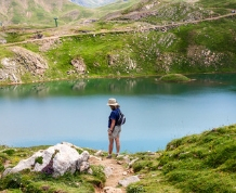 Parques Nacionales y pueblos medievales en el Pirineo. ÚLTIMA PLAZA MUJER